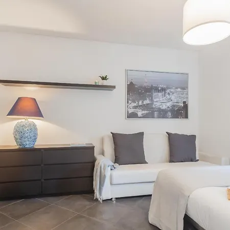 Chiara's By Rent Appartement